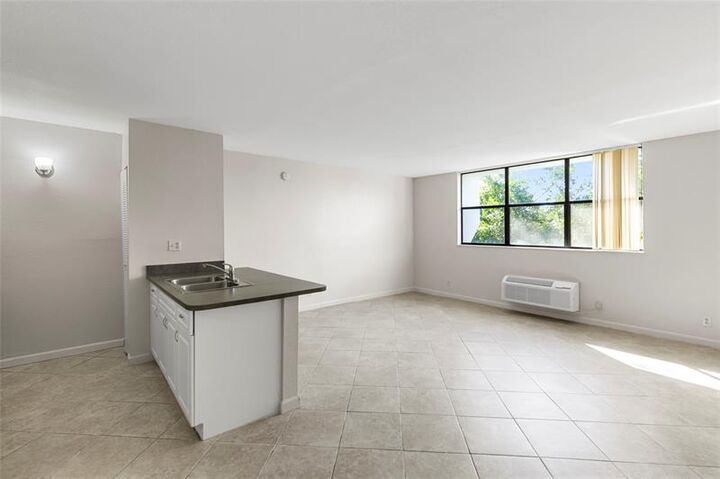 Property Photo:  2401 Riverside Dr 518B  FL 33065 