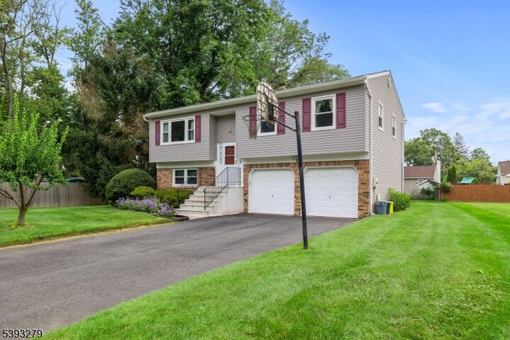 6 Michelle Ct  Ewing Twp. NJ 08628 photo