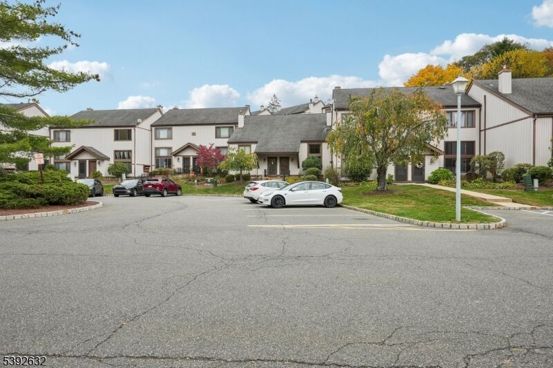 Property Photo:  331 Alpine Ct 31  NJ 07874