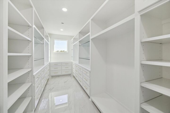 Property Photo: 304 Enid Street TX 77009