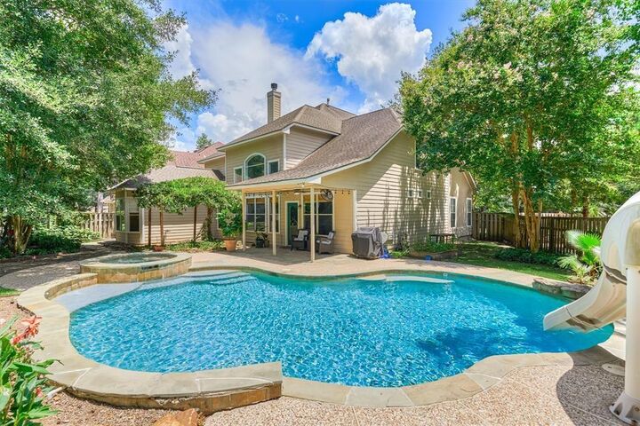 Property Photo: 19 E Sundance Circle TX 77382