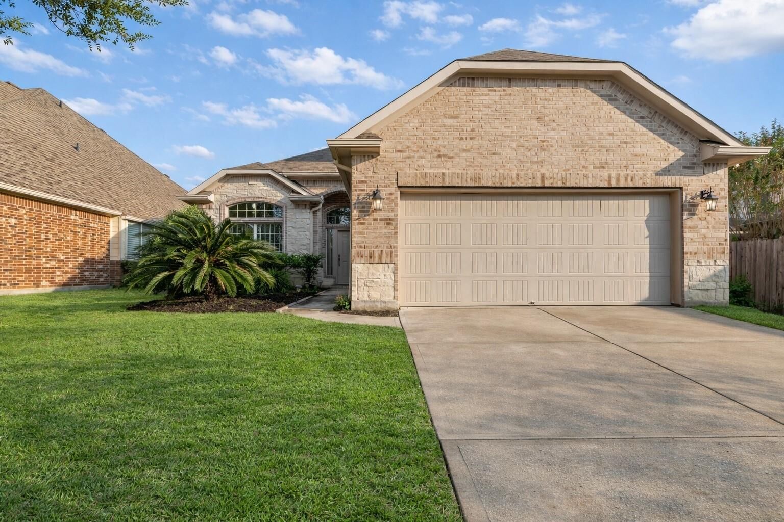 Property Photo:  155 Magnolia Grove Lane  TX 77384 