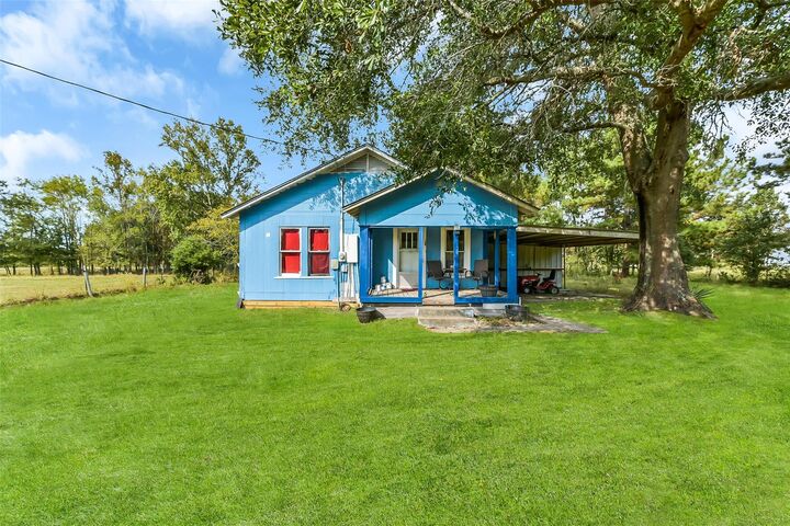 Property Photo: 761 Longhorn Drive E TX 77351