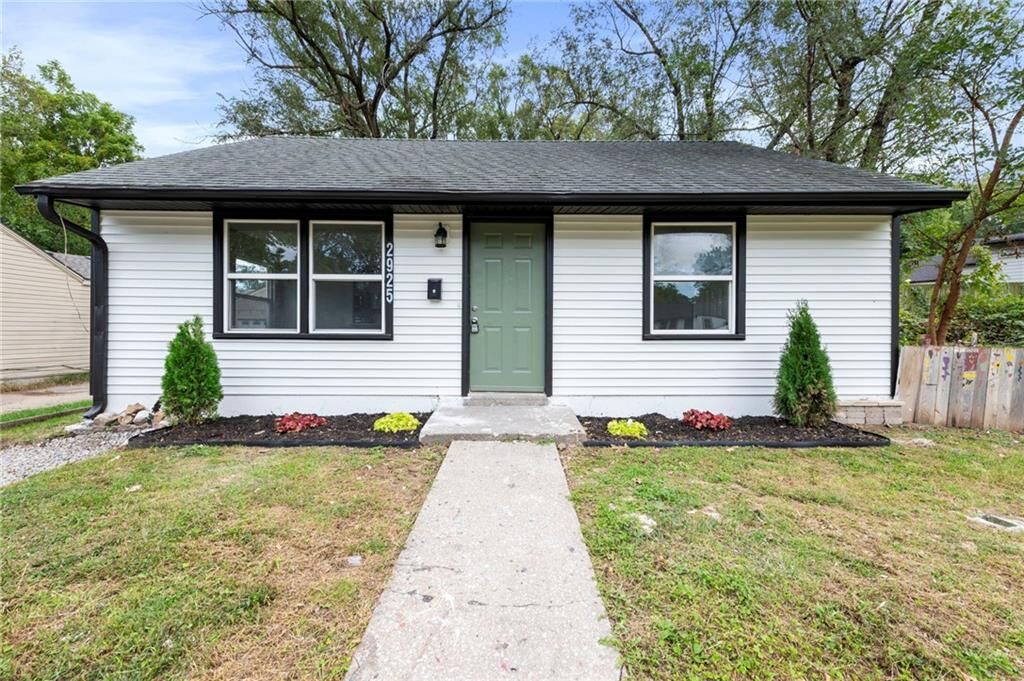 Property Photo:  2925 S 52nd Street  KS 66106