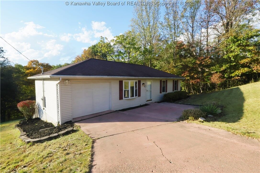 Property Photo:  423 Skyline Drive  WV 25302