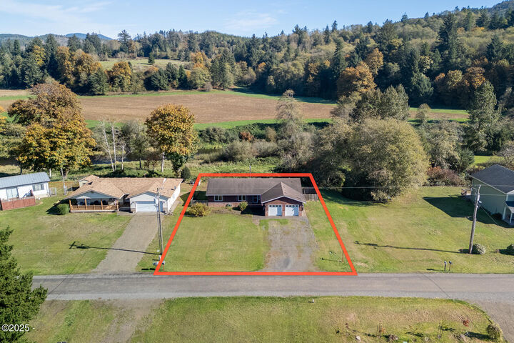 Property Photo:  25855 Chinook Street  OR 97112 