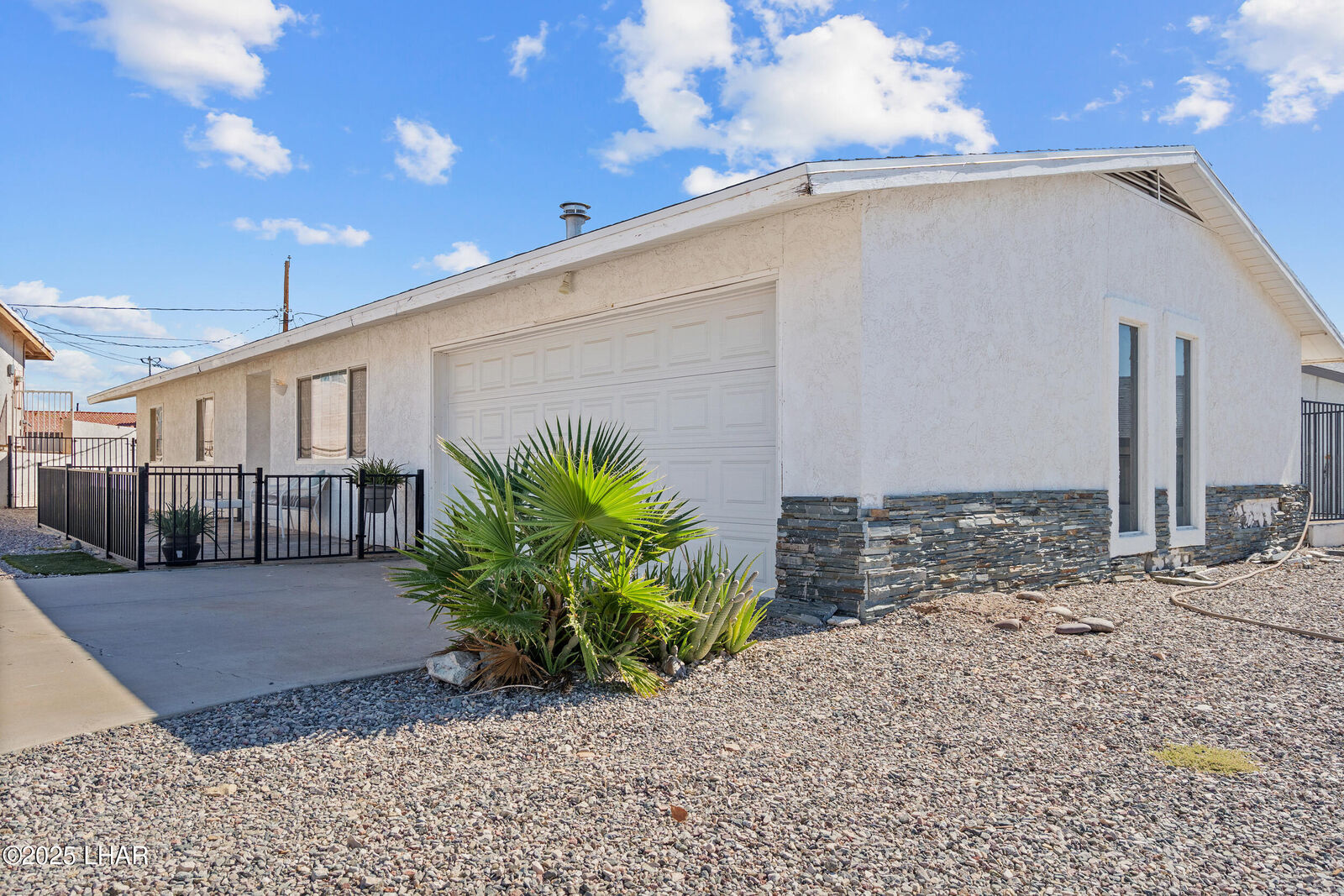 Property Photo: 3260 Silverspoon Dr AZ 86406