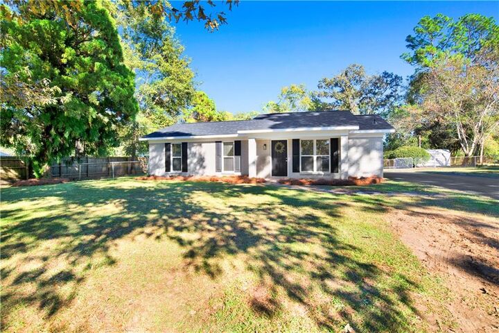 Property Photo:  2556 Melanie Court E  AL 36575