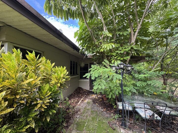 Property Photo:  1822 Greenwich Avenue  FL 32789