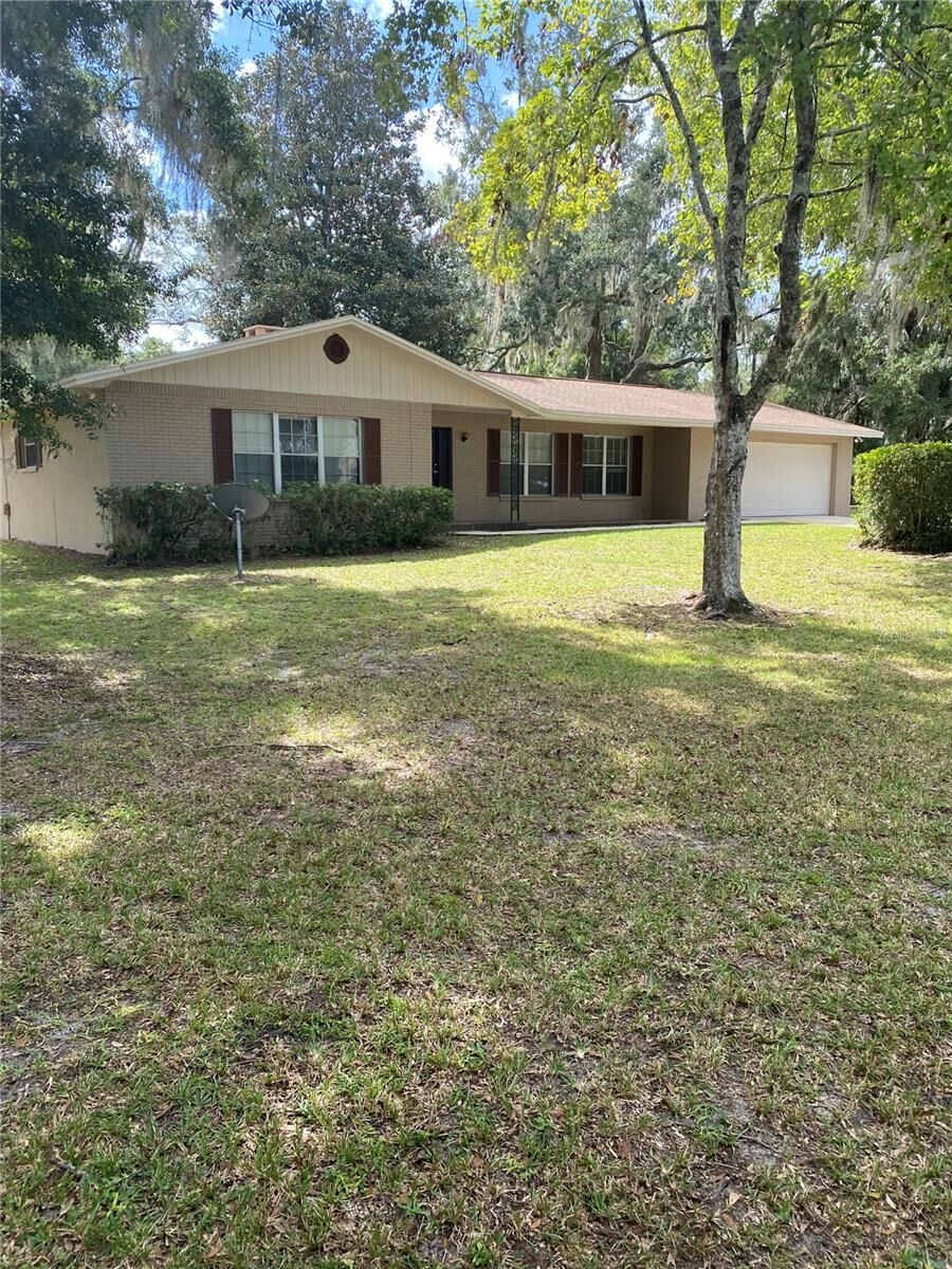 Property Photo: 10819 NW 39th Avenue FL 32606