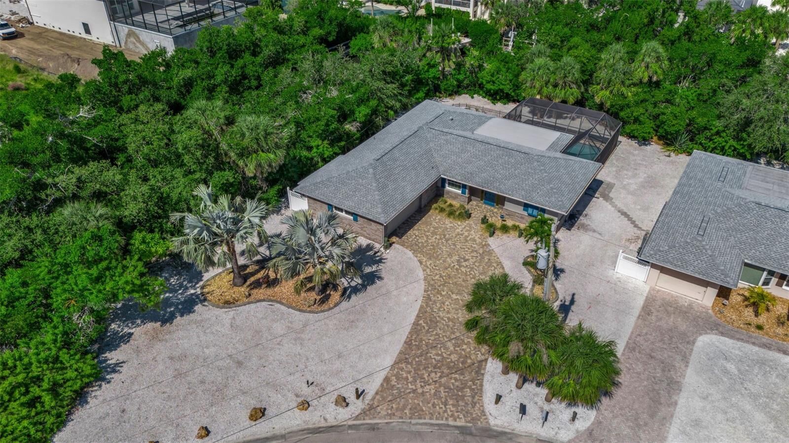 Property Photo:  307 Avenida De Paradisio  FL 34242 