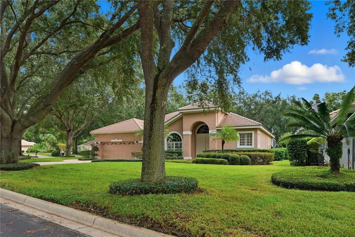 Property Photo: 357 Devon Place FL 32746