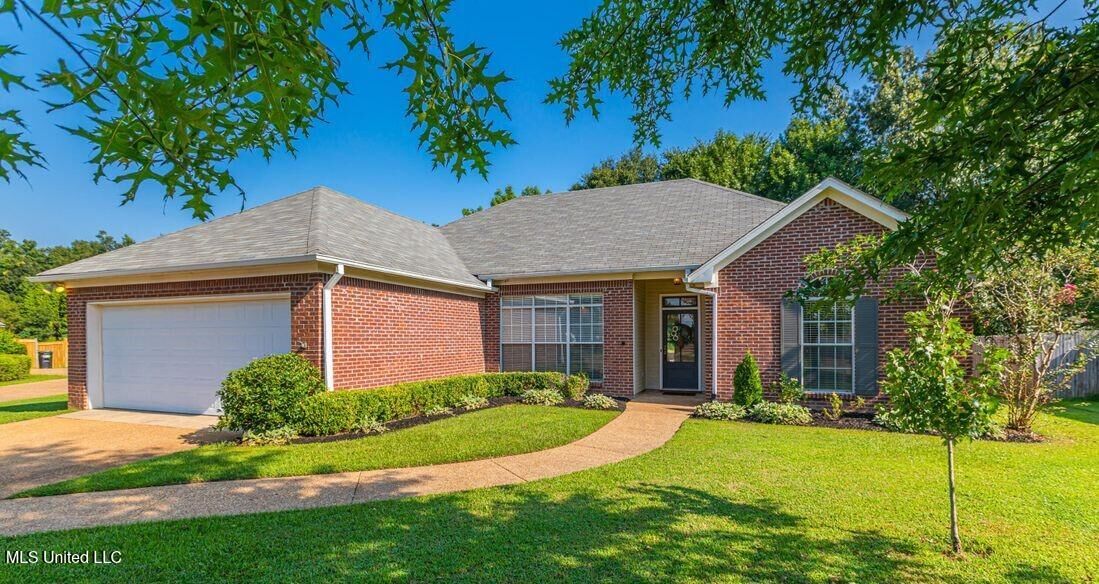 Property Photo:  123 Creekside Drive  MS 39046 