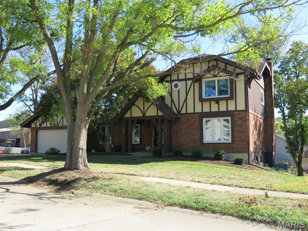 Property Photo: 12848 Haverton Drive MO 63141