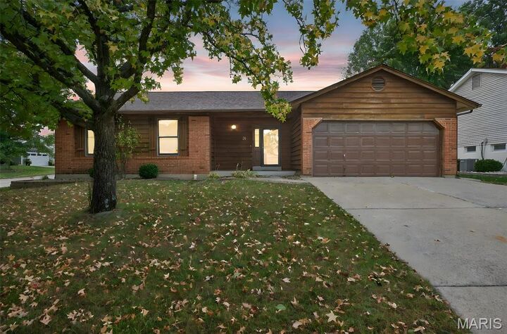 31 Danson Drive  St Peters MO 63376 photo