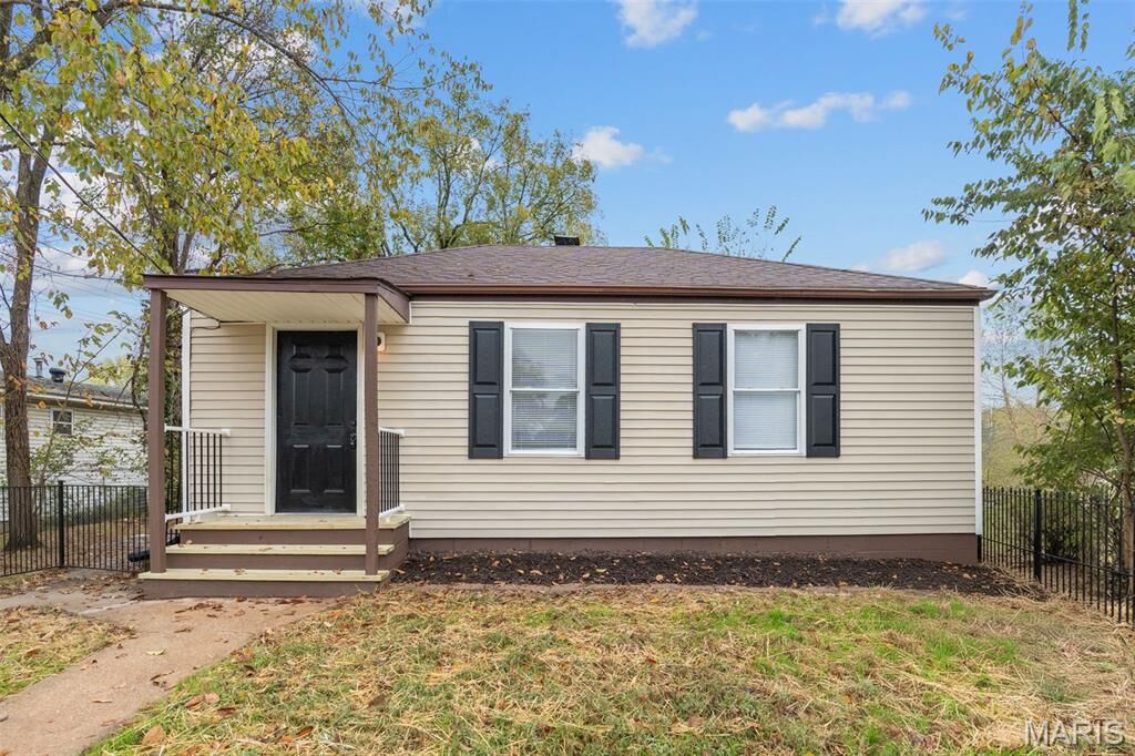 Property Photo:  510 N Oak Street  MO 63084