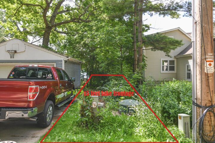 Property Photo:  142 Riverside Dr  WI 53185