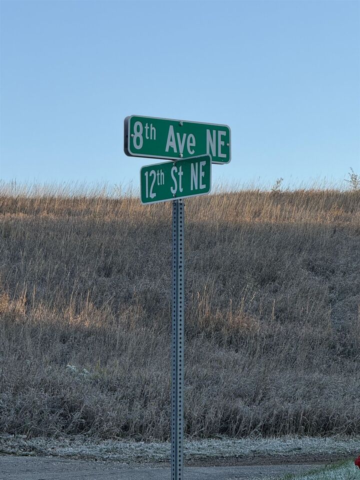 Property Photo: 729 NE 12th St ND 58703