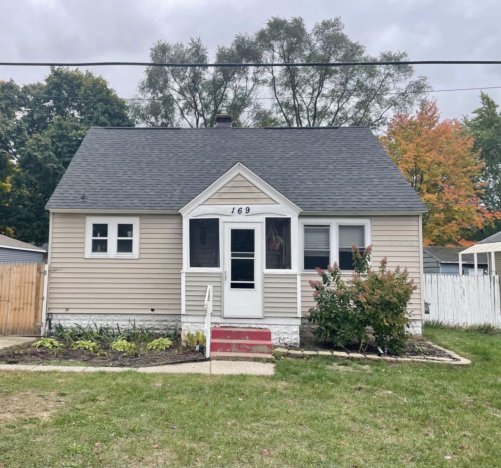 Property Photo:  169 W Hile Road  MI 49441 