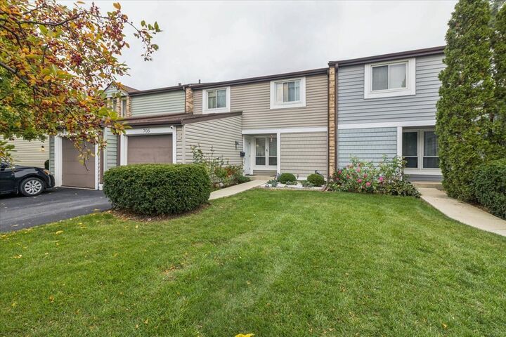 Property Photo:  705 Lakeside Cir Drive  IL 60090