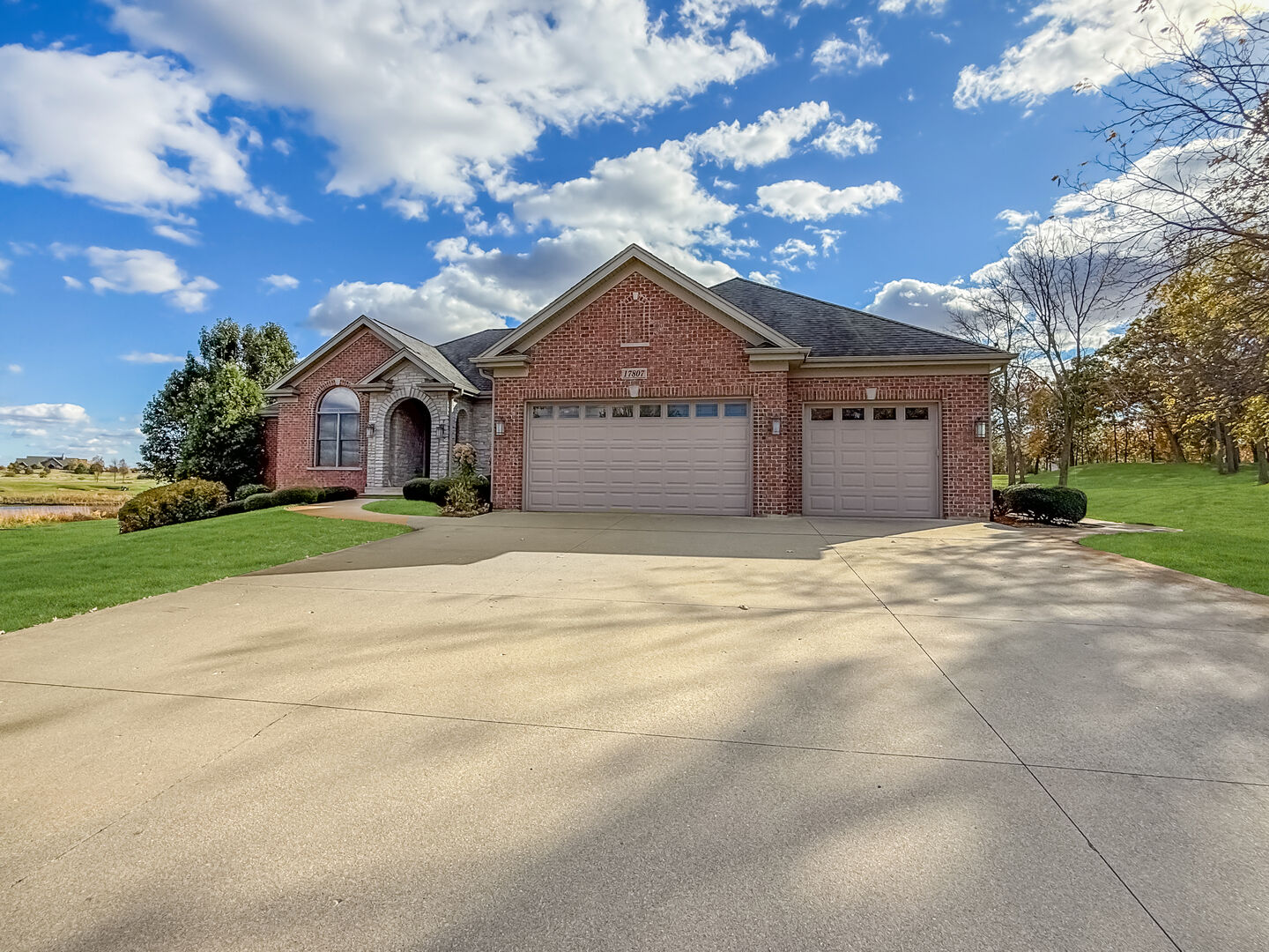 Property Photo: 17807 Saint Andrews Drive IL 60152