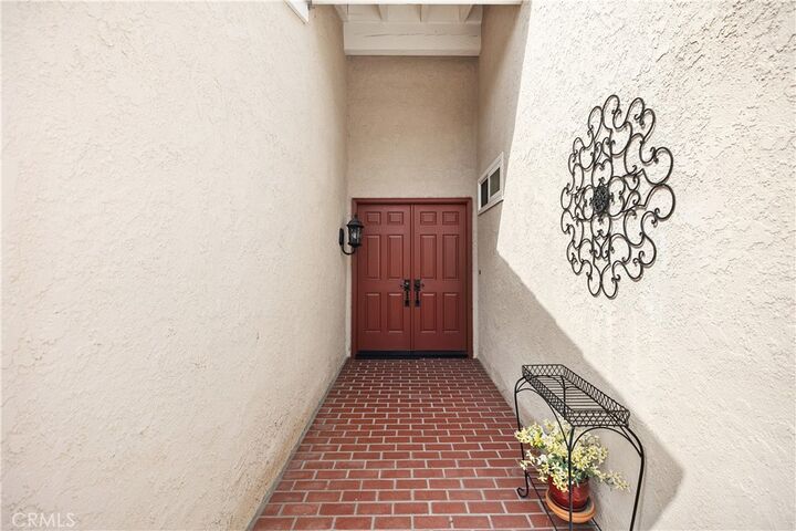 Property Photo:  23641 Via Garfias  CA 92692