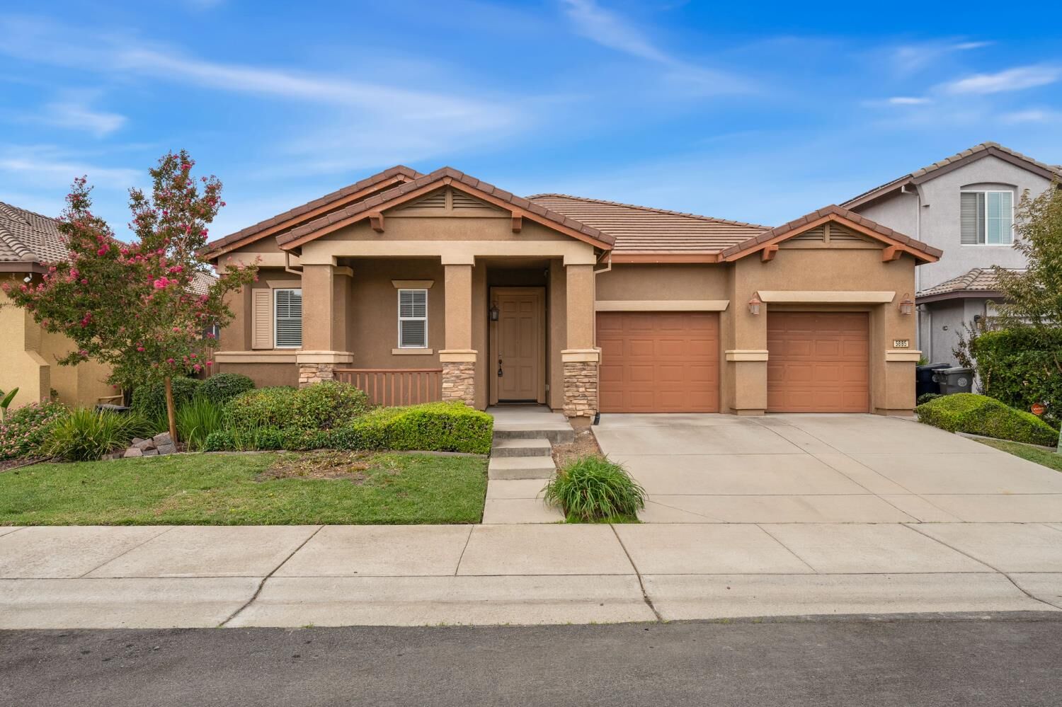 Property Photo:  5885 Dulwich Way  CA 95835