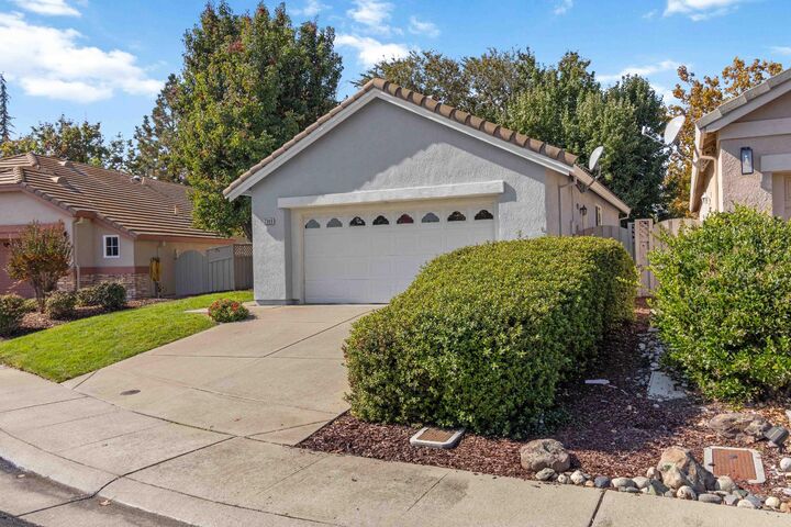 Property Photo:  7389 Apple Hollow Loop  CA 95747