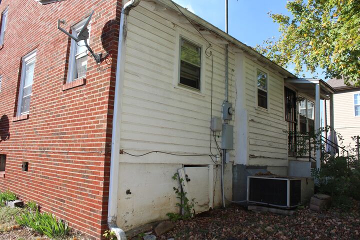 Property Photo: 815 Cumberland Dr TN 37040