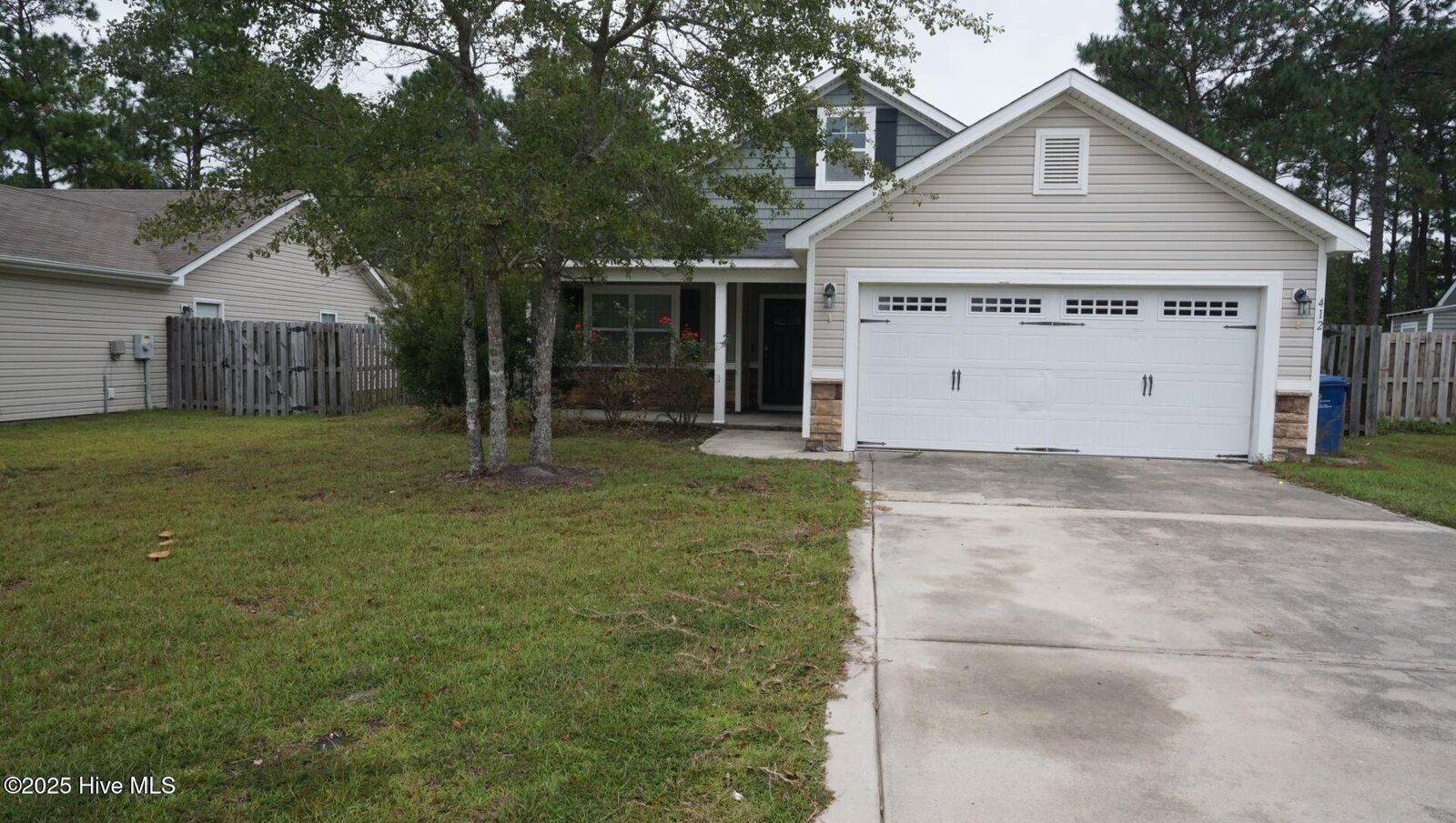 Property Photo: 412 Ridgeway Drive NC 28460