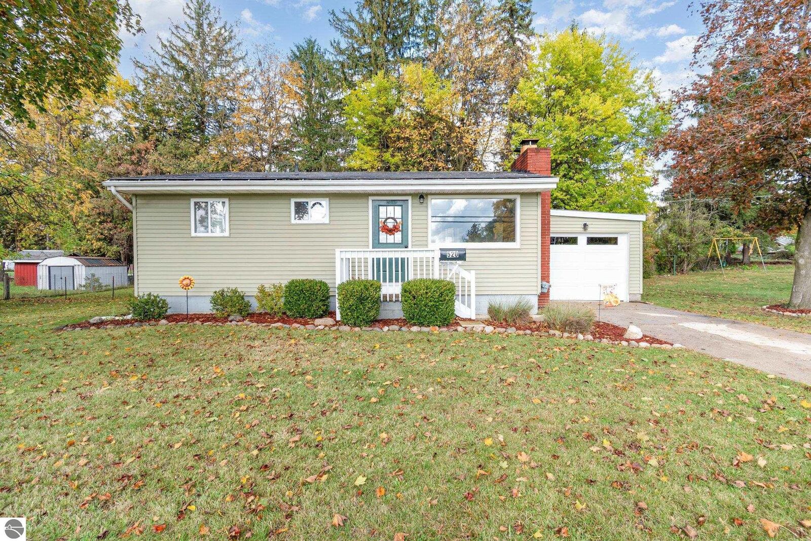 Property Photo:  520 Orchard  MI 48801