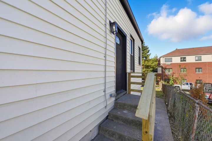 Property Photo: 408 E 16th Street KY 41014
