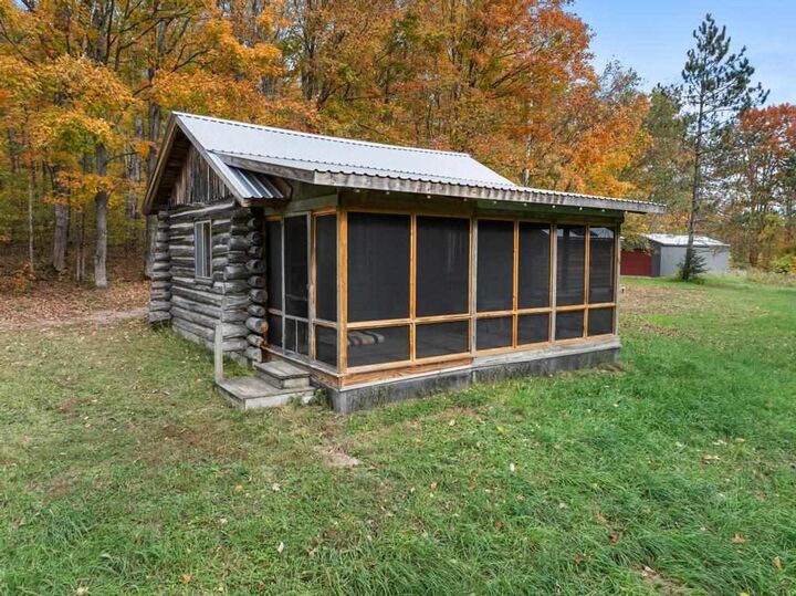 Property Photo:  2537 Middle Village  MI 49740