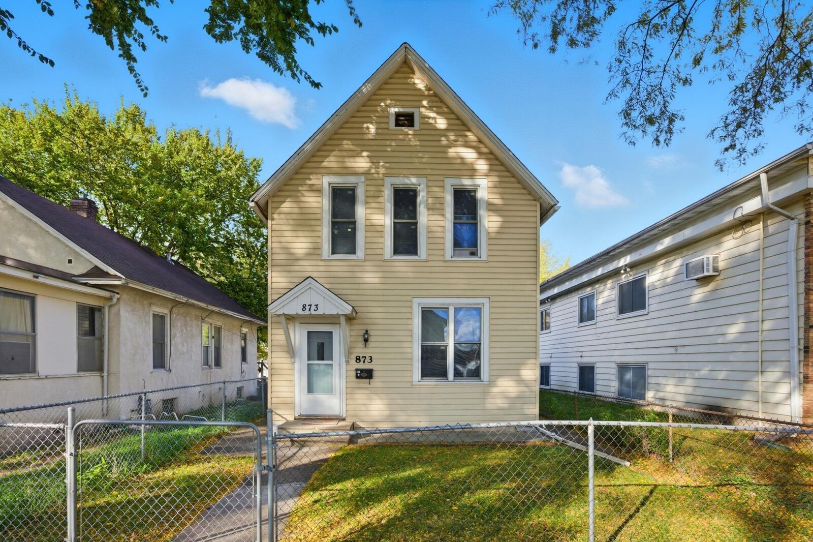 Property Photo:  873 Sherburne Avenue  MN 55104