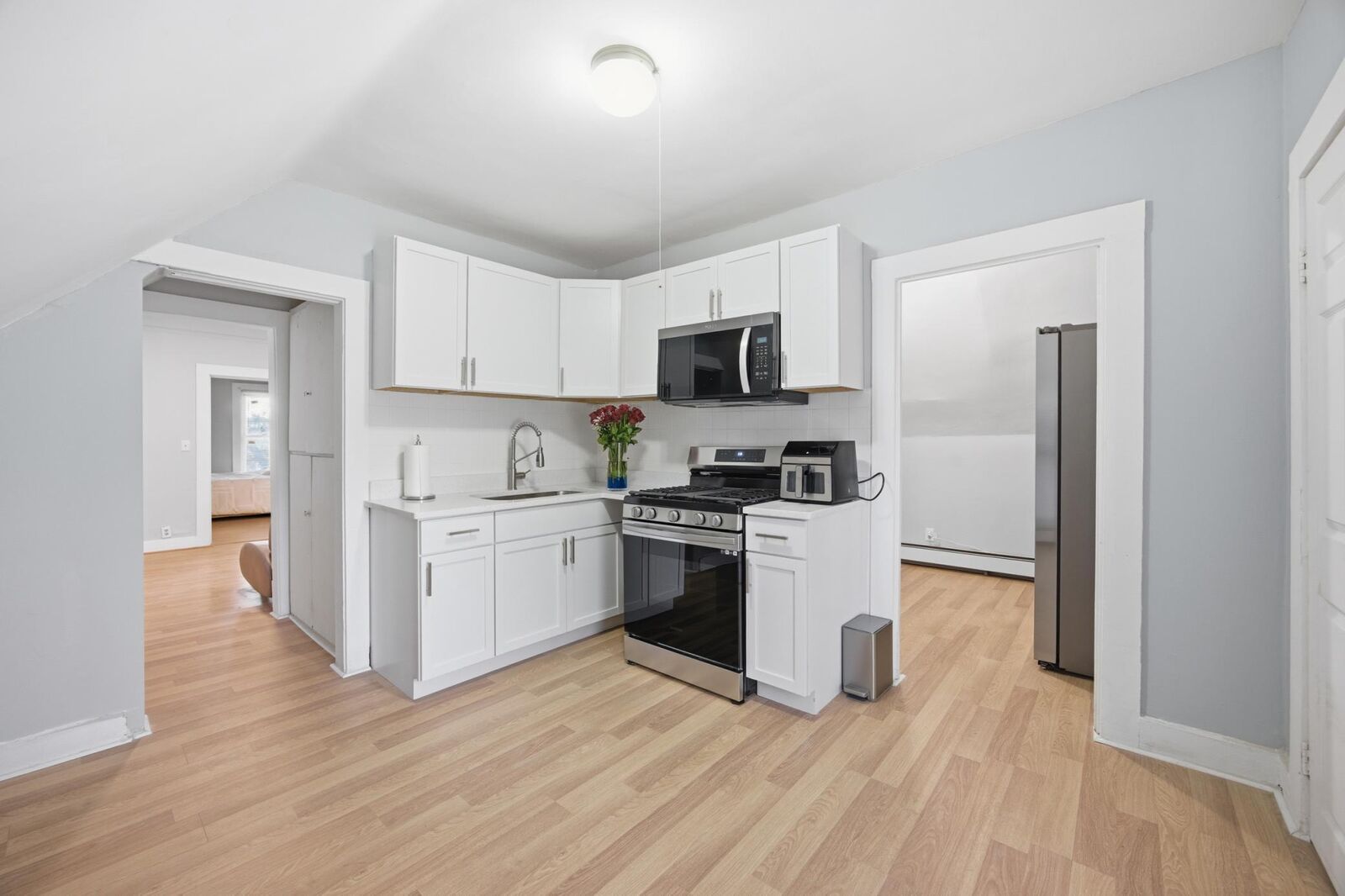 Property Photo:  873 Sherburne Avenue  MN 55104