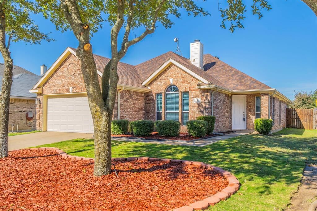 Property Photo:  135 Old Settlers Trail  TX 75167 