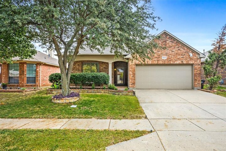Property Photo: 5505 Grayson Ridge Drive TX 76179