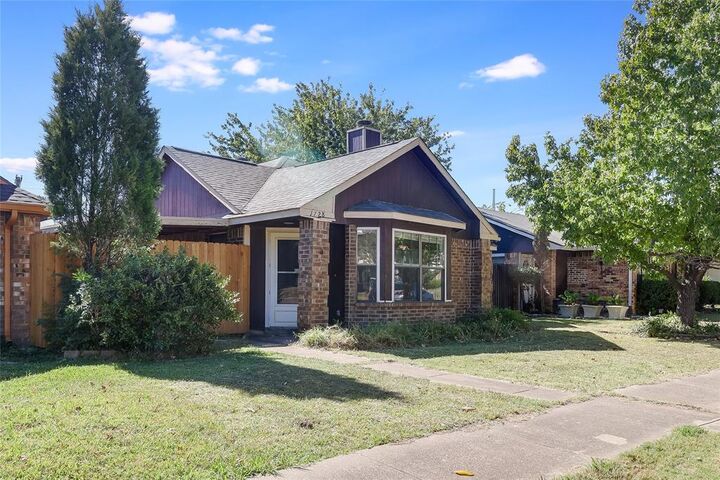 Property Photo:  1728 Hackamore Street  TX 75149