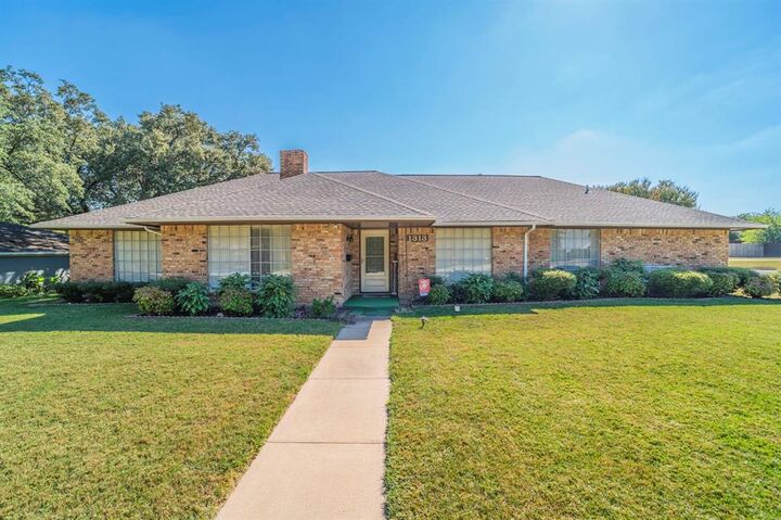 1313 York Drive  Edgecliff Village TX 76134 photo