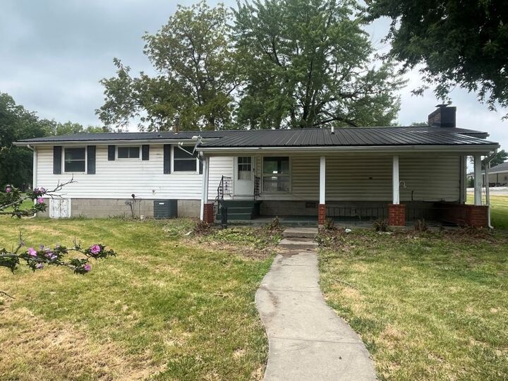 Property Photo:  420 8th Street  MO 64625 