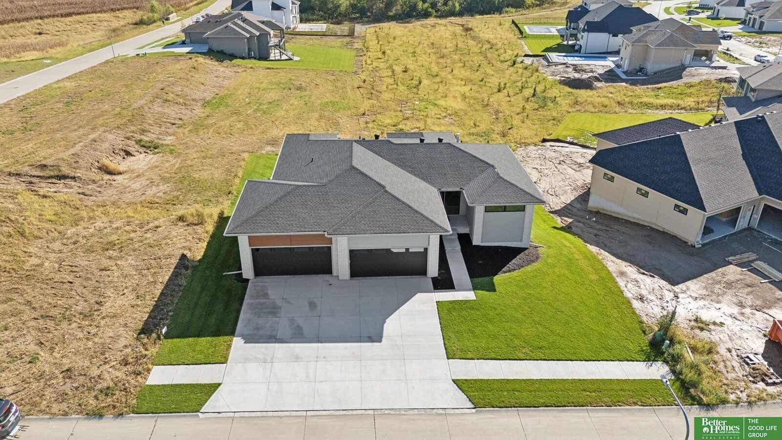 Property Photo: 20658 Laurel Avenue NE 68022