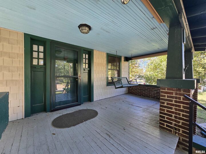 Property Photo:  211 McNeil Street  IL 62918