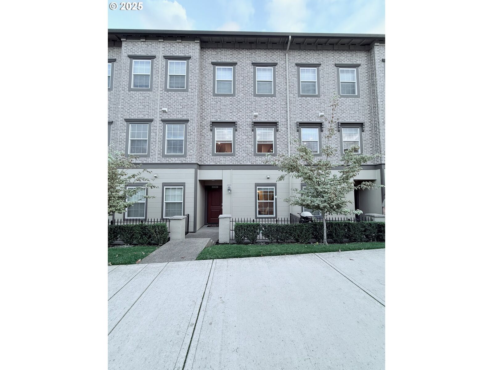 Property Photo:  28830 SW Villebois Dr  OR 97070 