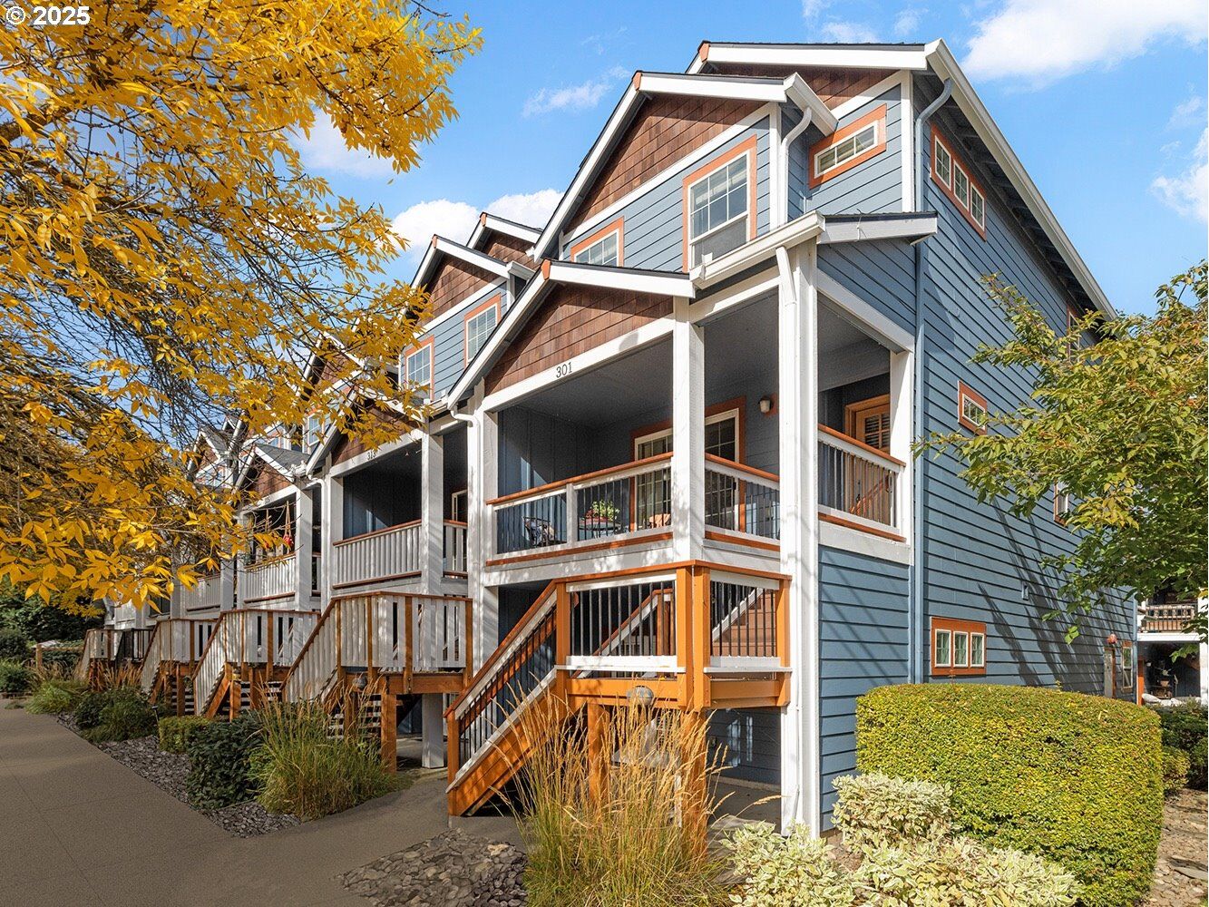 Property Photo:  301 W Main St  OR 97123