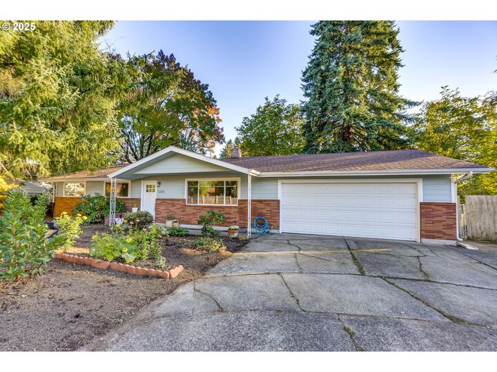 Property Photo:  5288 SE Jackson St  OR 97222