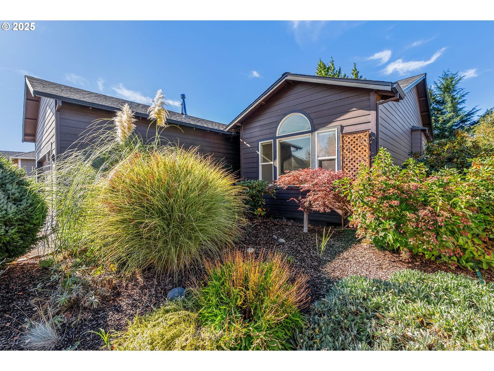 Property Photo:  780 Henderson Rd  OR 97031