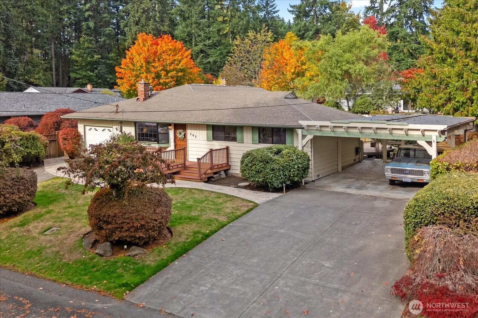 Property Photo:  305  234th Street SW  WA 98021
