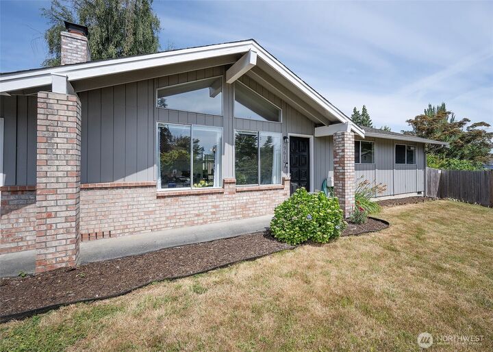 Property Photo:  9610  Belmont Drive  WA 98208