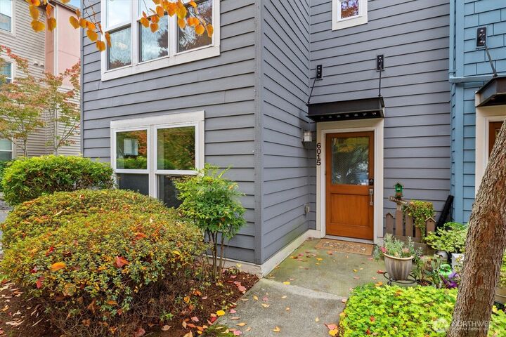Property Photo:  6015  Lanham Place SW  WA 98126
