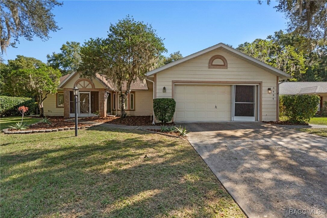Property Photo: 3059 N Chandler Drive FL 34442